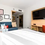 Hotel Hampton By Hilton 3*