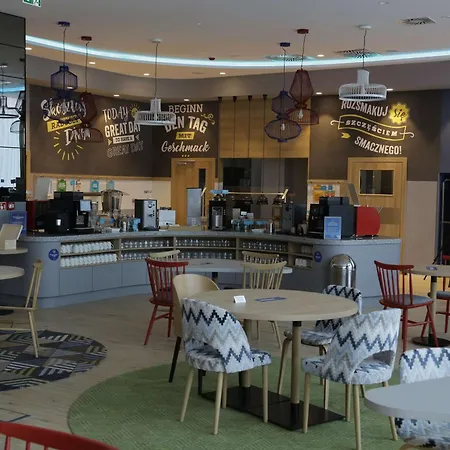 Hotel Hampton By Hilton Olštýn