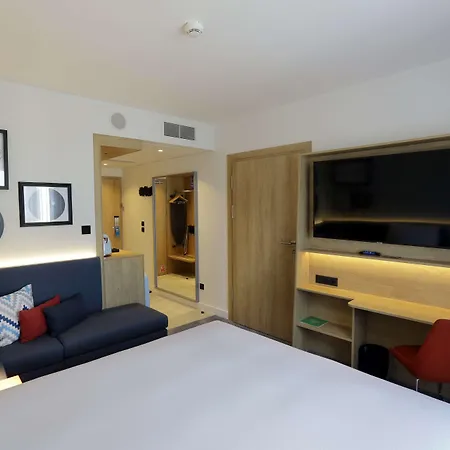 Hampton By Hilton 3*