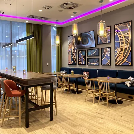 Hampton By Hilton 3*