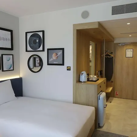 Hampton By Hilton Hotel