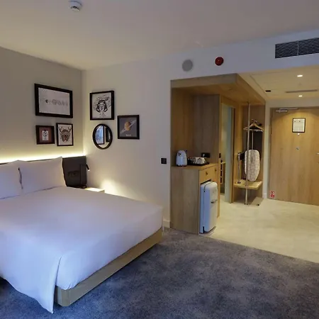 Hampton By Hilton 3*