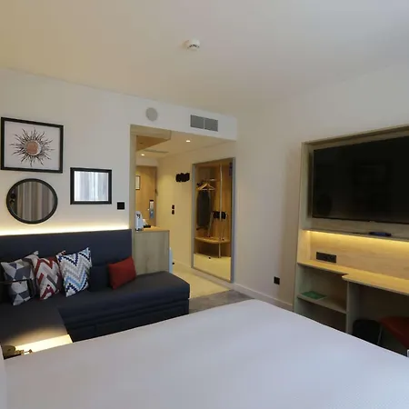 Hampton By Hilton Hotel