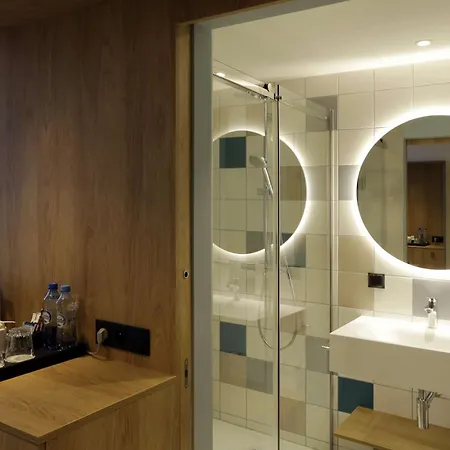 Hampton By Hilton Hotel 3*