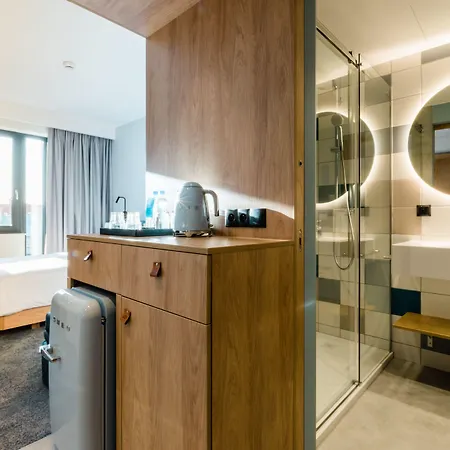 Hampton By Hilton Hotel 3*