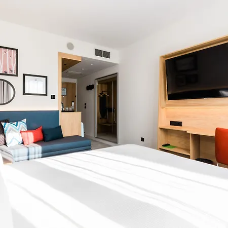 Hotel Hampton By Hilton 3*