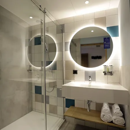 Hampton By Hilton 3*