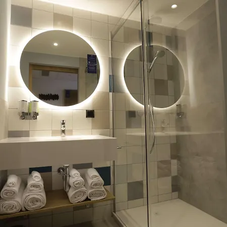 Hampton By Hilton Hotel