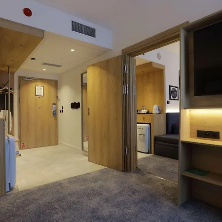 Hampton By Hilton Hotel 3*