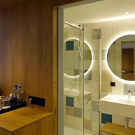 Hotel Hampton By Hilton 3*