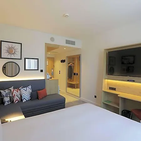 Hampton By Hilton Hotel 3*