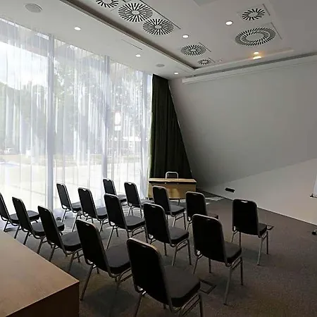 Hampton By Hilton Hotel 3*
