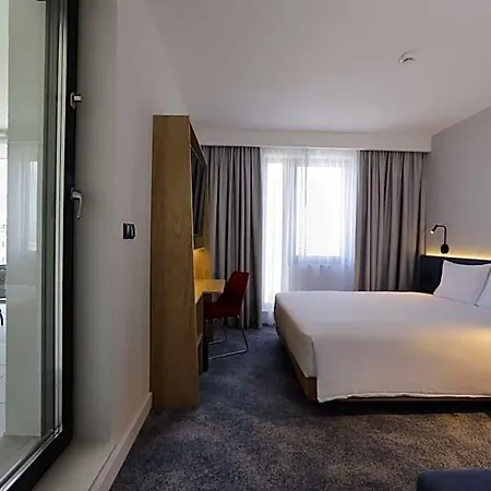 Hampton By Hilton 3*