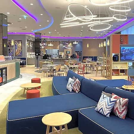 Hampton By Hilton Hotel