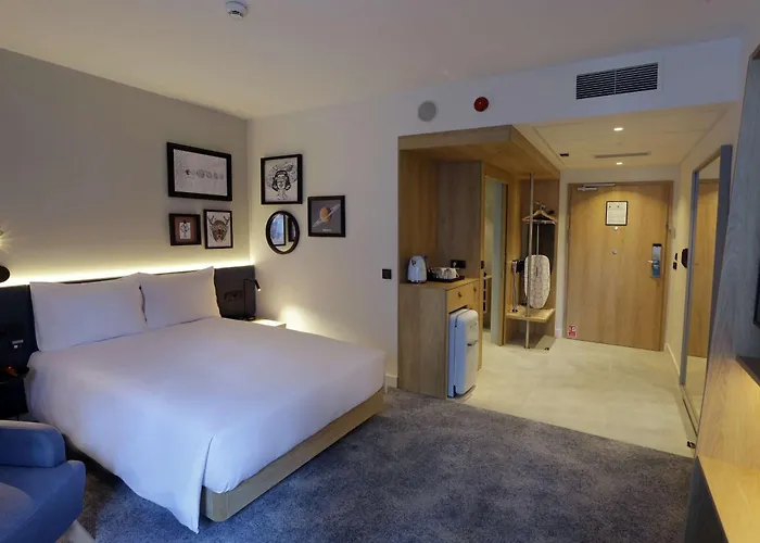 Hampton By Hilton 3*