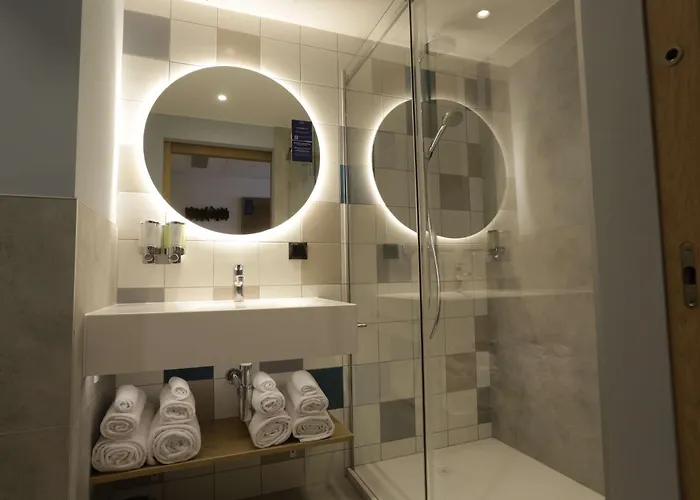 Hampton By Hilton 3*