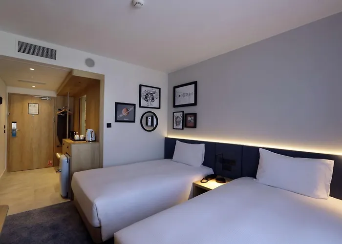 Hotel Hampton By Hilton 3*