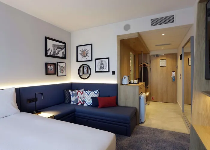 Hampton By Hilton 3*