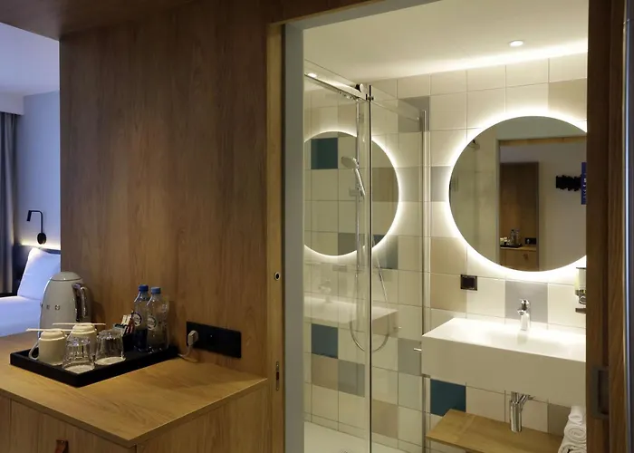 Hampton By Hilton Hotel 3*