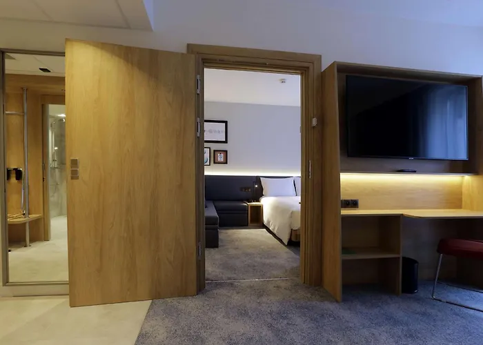 Hampton By Hilton Hotel