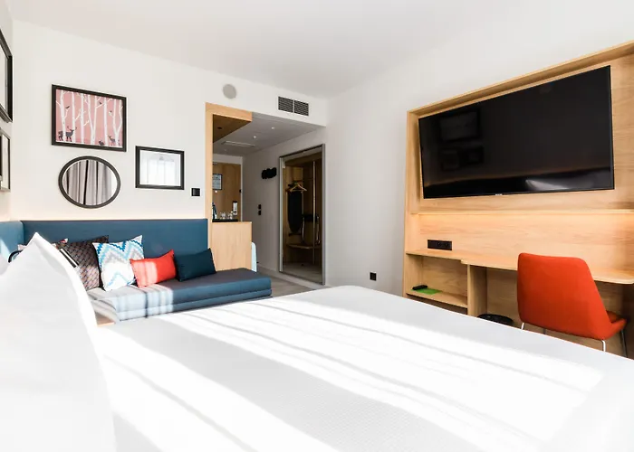 Hotel Hampton By Hilton 3*