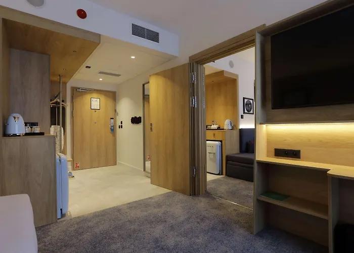 Hampton By Hilton Hotel 3*